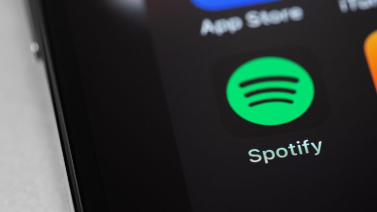 Spotify Logo App