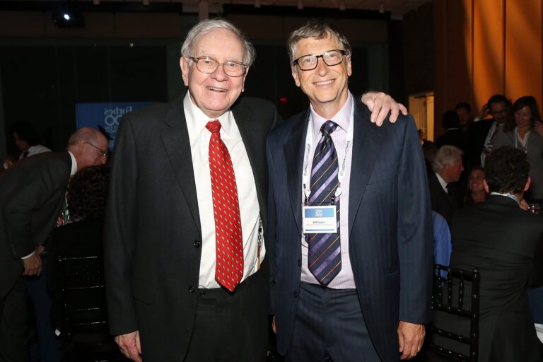 1727976245 warren buffett bill gates 475796678