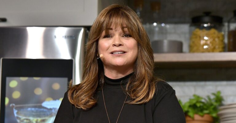 Valerie Bertinelli Says She Was Shaking and Weeping Uncontrollably During Anxiety Attack 02