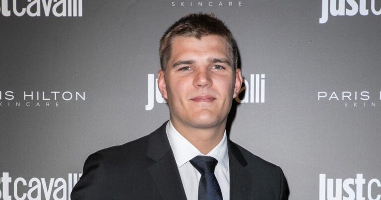 Chris Zylka Facing Multiple Felony Charges After Altercation with Cops While Foaming at the Mouth