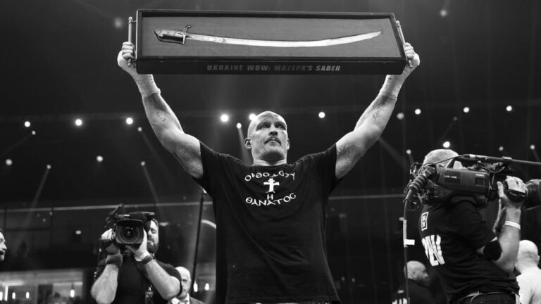 oleksandr usyk grayscale