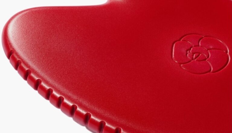 1050x600 chanel massage accessory