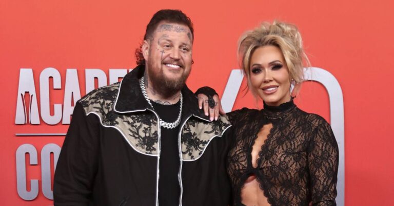 GettyImages 2214132499 Jelly Roll Bunnie XO ACMs Red Carpet 1
