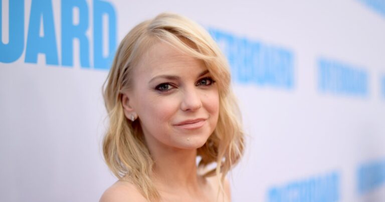 GettyImages 953250684 anna faris son pushes her out of her comfort zone