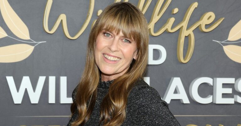 Terri Irwin Misses Steve Irwin Every Day GettyImages 2152521131
